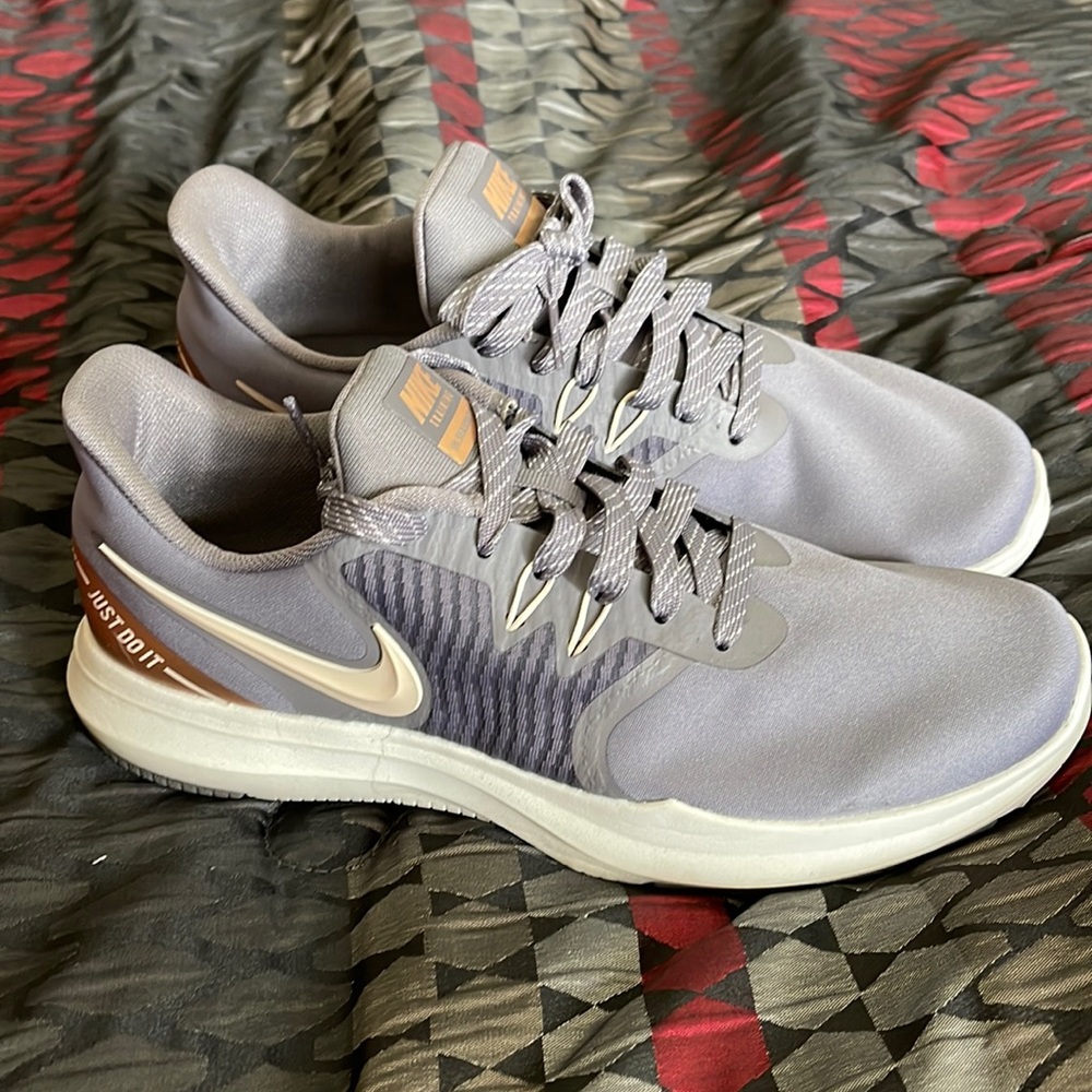 Womens Nike in season TR8